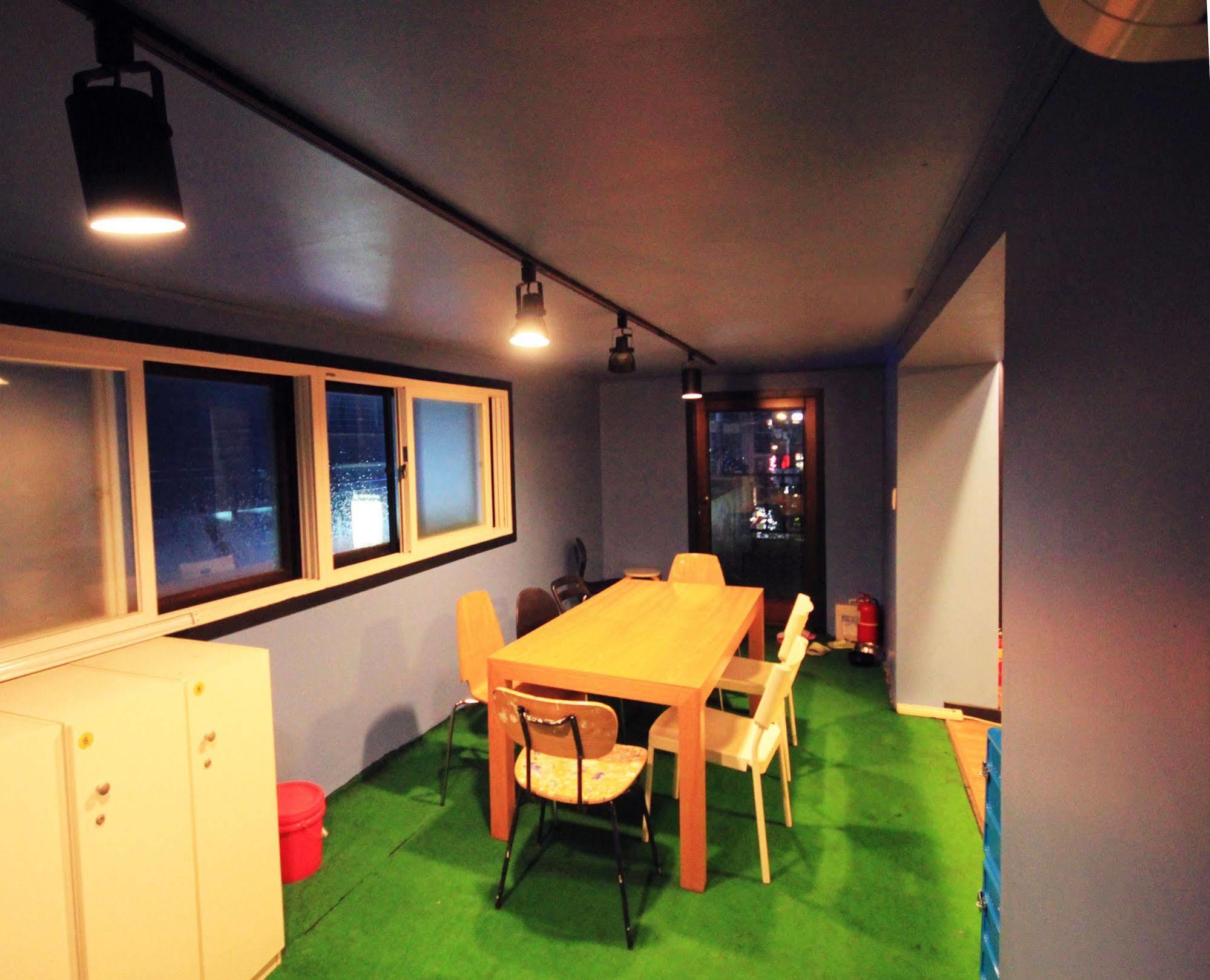 The One Hostel Hongdae In Seoul - Foreigner Only Dış mekan fotoğraf